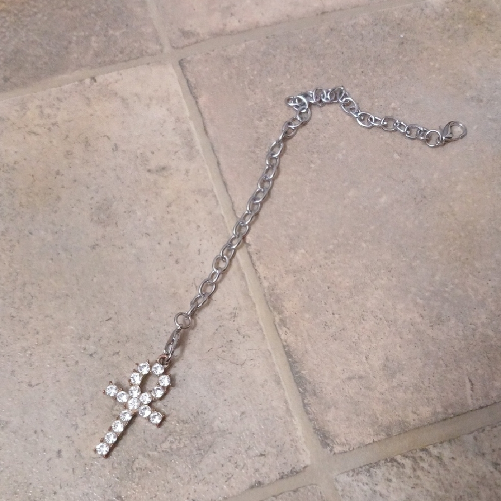 Elegant Silver Ankh Pendant Necklace